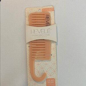 Revele Detangling Comb in Peach